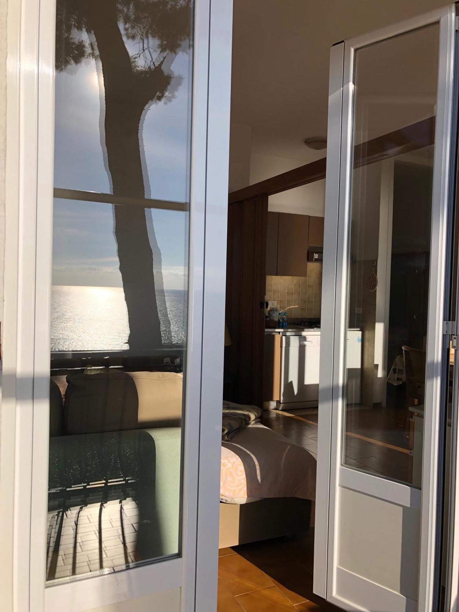 Appartamenti La Pineta Marina dʼMarina dʼAndora Habitación foto